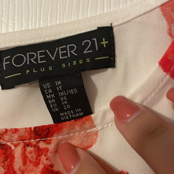 White Flowy Floral Open Shouldered Top - Picture 3 of 5